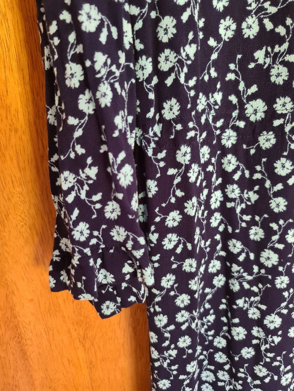 H&M Vestiti: Wunderschönes Kleid mit Blümchen in Blautönen, Grösse 44 – Usato da Eschert venduto da PS.. 3