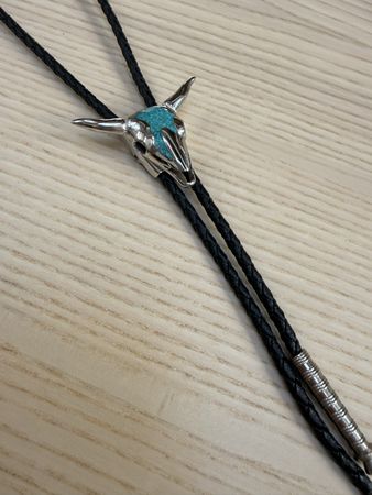 Bolo Tie mit Stierkopf, Vintage Style, Schwarz/Silber