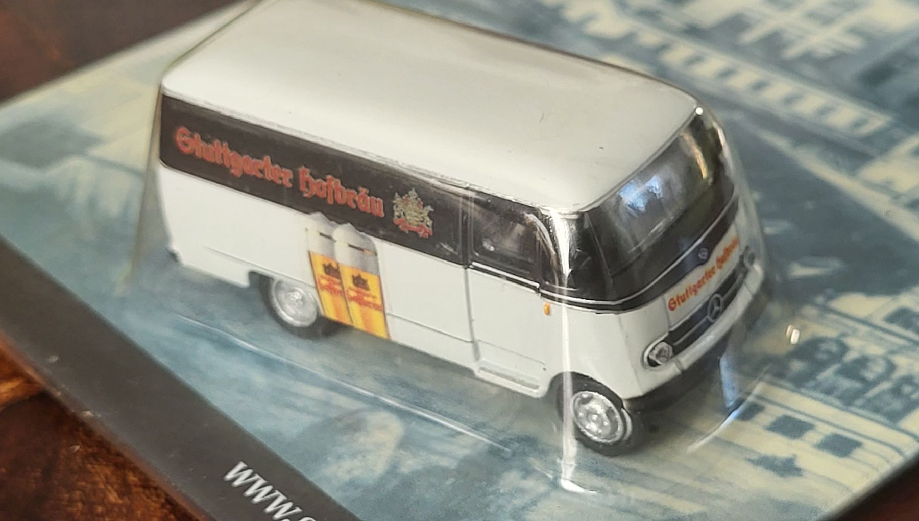 Mercedes-Benz Modellini d'auto: Stuttgarter Hofbräu Modellauto mit Blechschild – Nuovo e nell'imballaggio originale da Au SG venduto da Bullitt_77 2