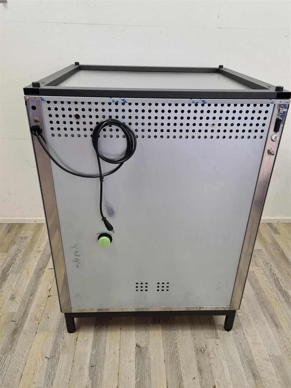 Sonstiges Tierzubehör: Memmert Co2 Incubator INC 246 med – Gebraucht aus Niederdorf von LeptonAG_Labor 3