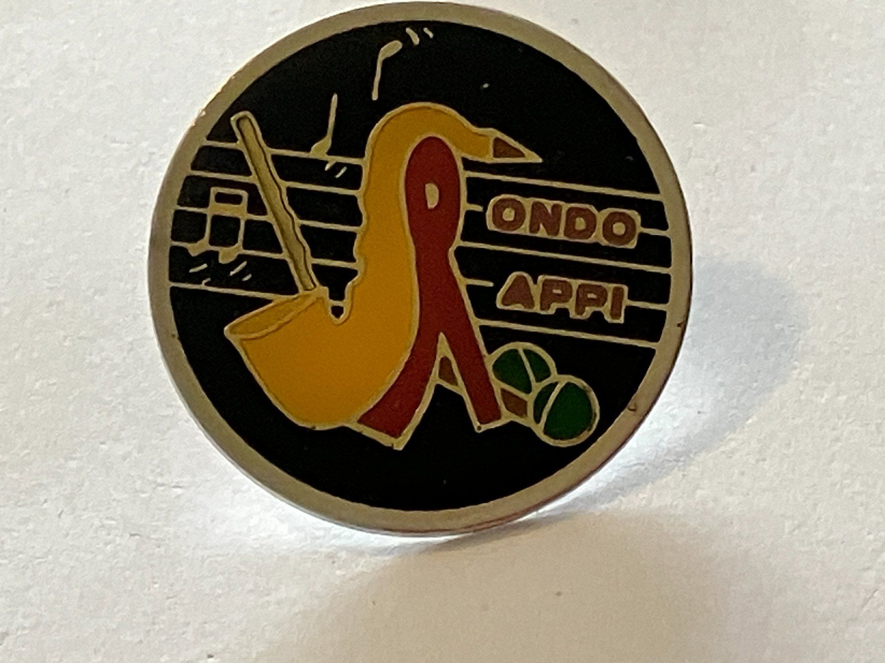 Placchette & Badge: 1 Pin Rondo Rappi – Usato da Basel venduto da djwwpp