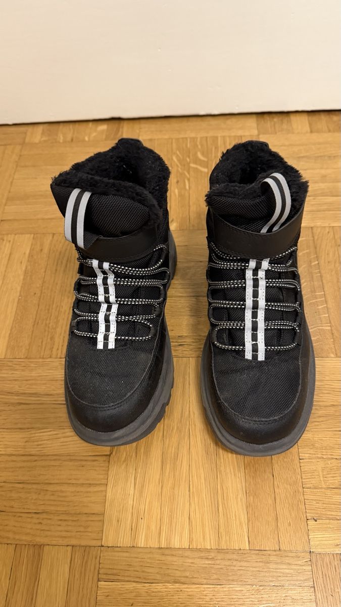 Scarpe per ragazzi: Kinder winterschuhe 35 Nummer – Usato da BASEL venduto da NELLA26 1