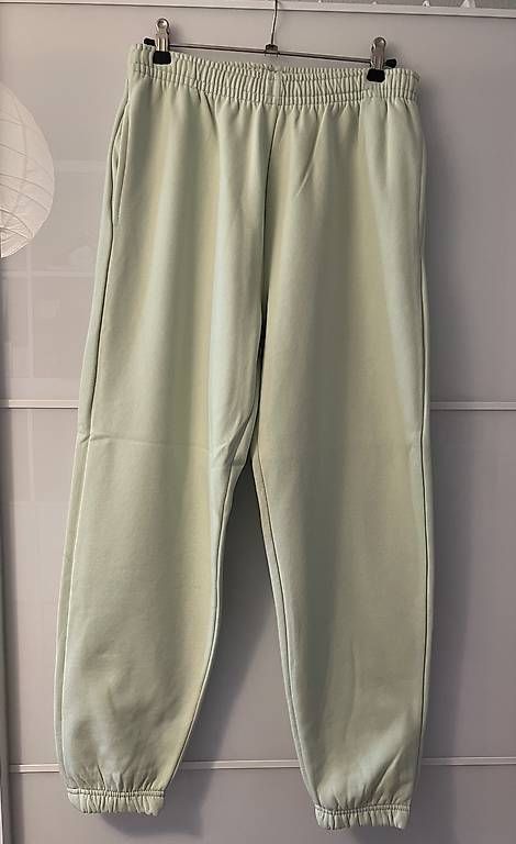 Pantaloni: Jogginghose grün Grösse XS – Usato da Hochdorf venduto da lor_dk57