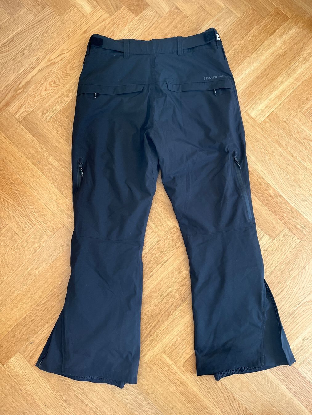 Protest Hosen: Protest Ski- Snowboardhose Herren XL schwarz – Gebraucht aus Zürich von bretxo 1