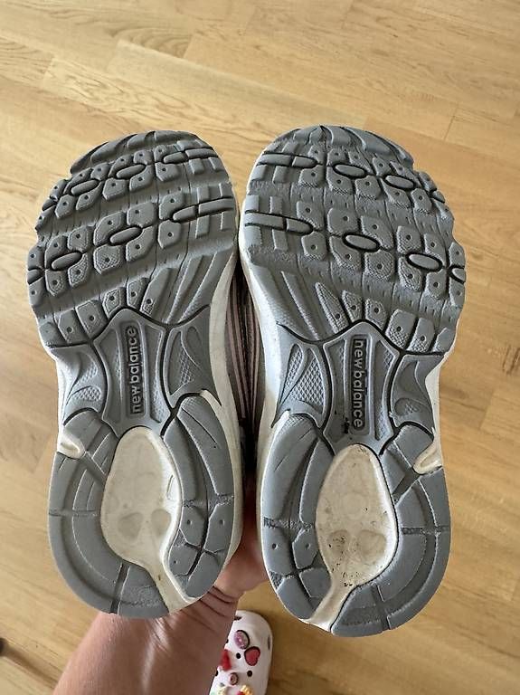 Schuhe für Mädchen: New Balance 1060 in rosa Gr. 25.5 – Gebraucht aus Zürich von LovieDovie 3