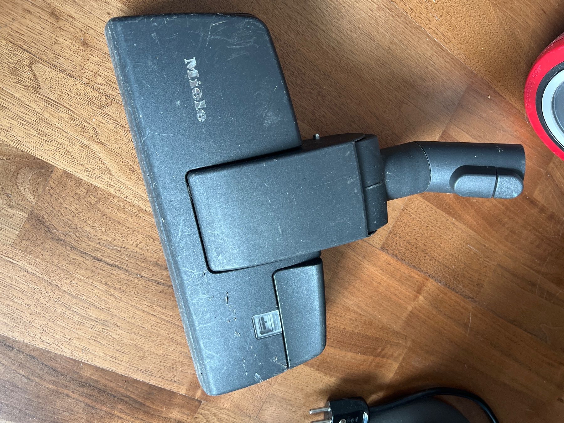 Miele Aspirapolveri & Accessori: Miele Staubsauger Bürste Bodendüse – Usato da Jona venduto da Sariksa