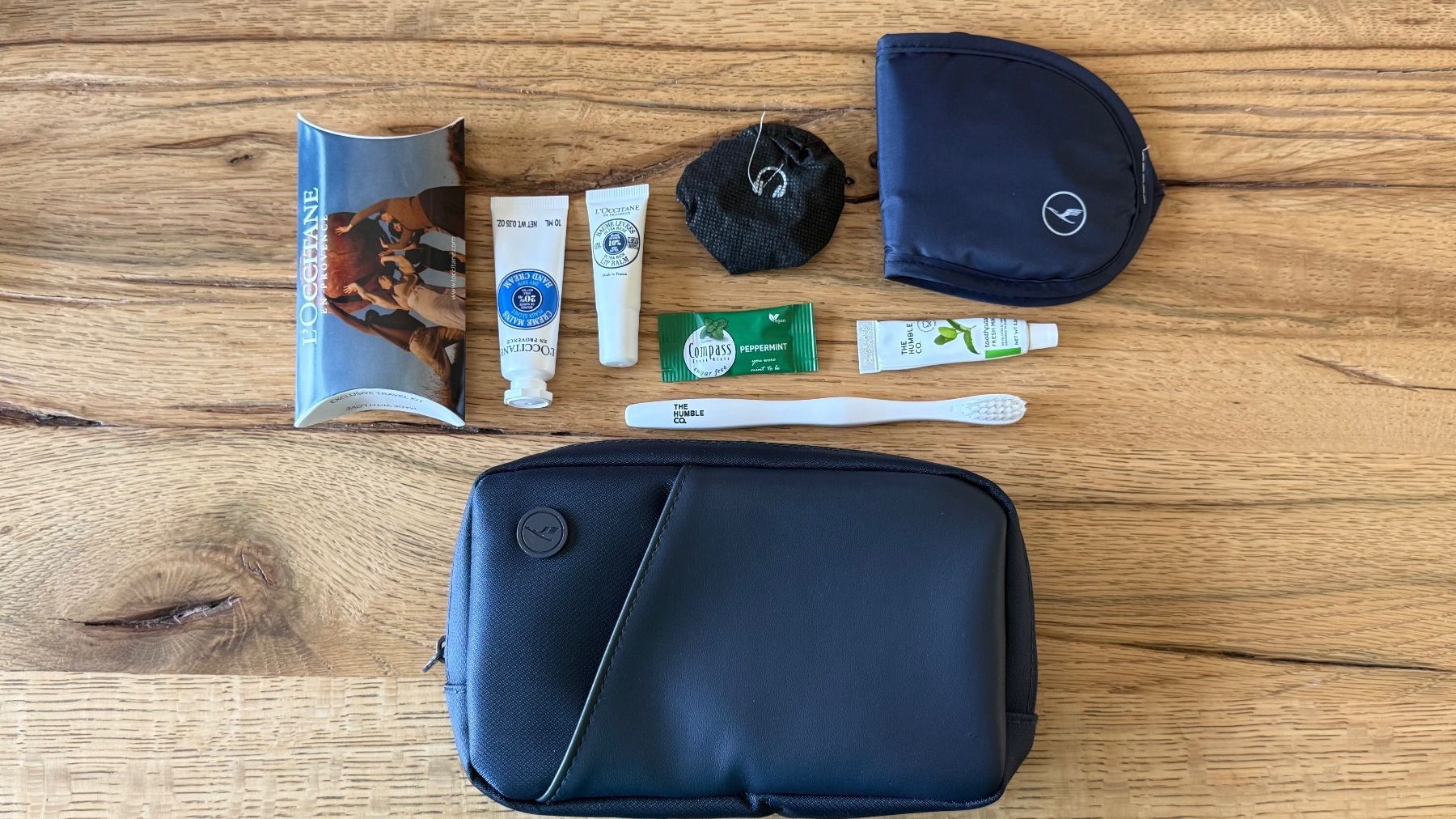 Custodie per cosmetici: Amenity Kit Lufthansa Business Class – Nuovo (secondo la descrizione) da Allschwil venduto da Spice6