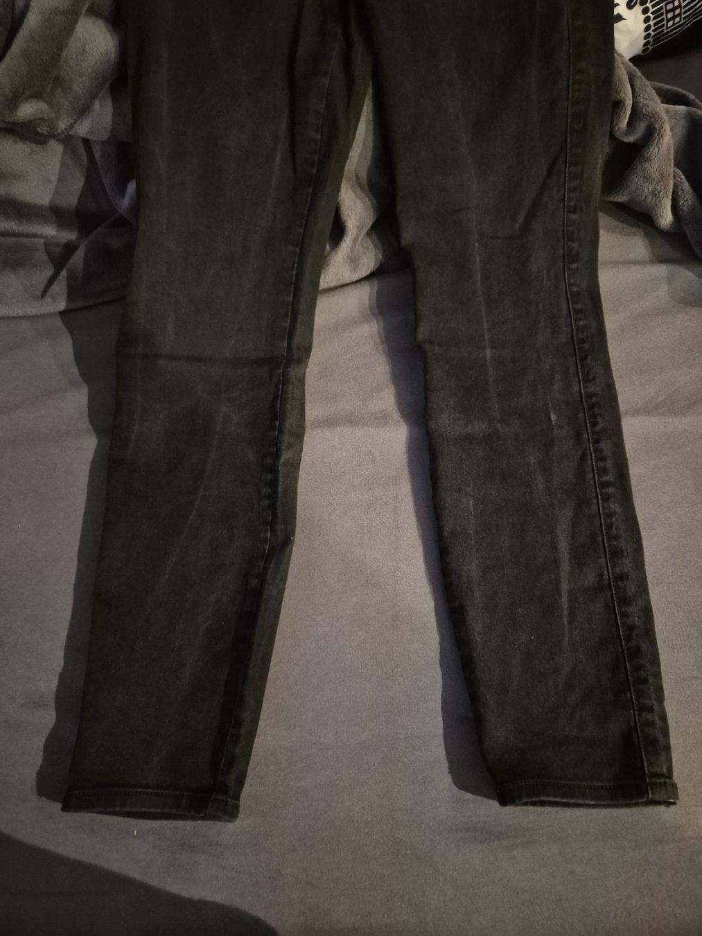 Only Jeans: schwarze hose – Usato da frutigen venduto da binchen2 1