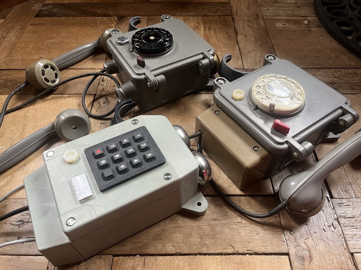 Swisscom Telefone: 3 alte PTT Wandtelefone – Gebraucht aus Wiesenberg von swissantik 5