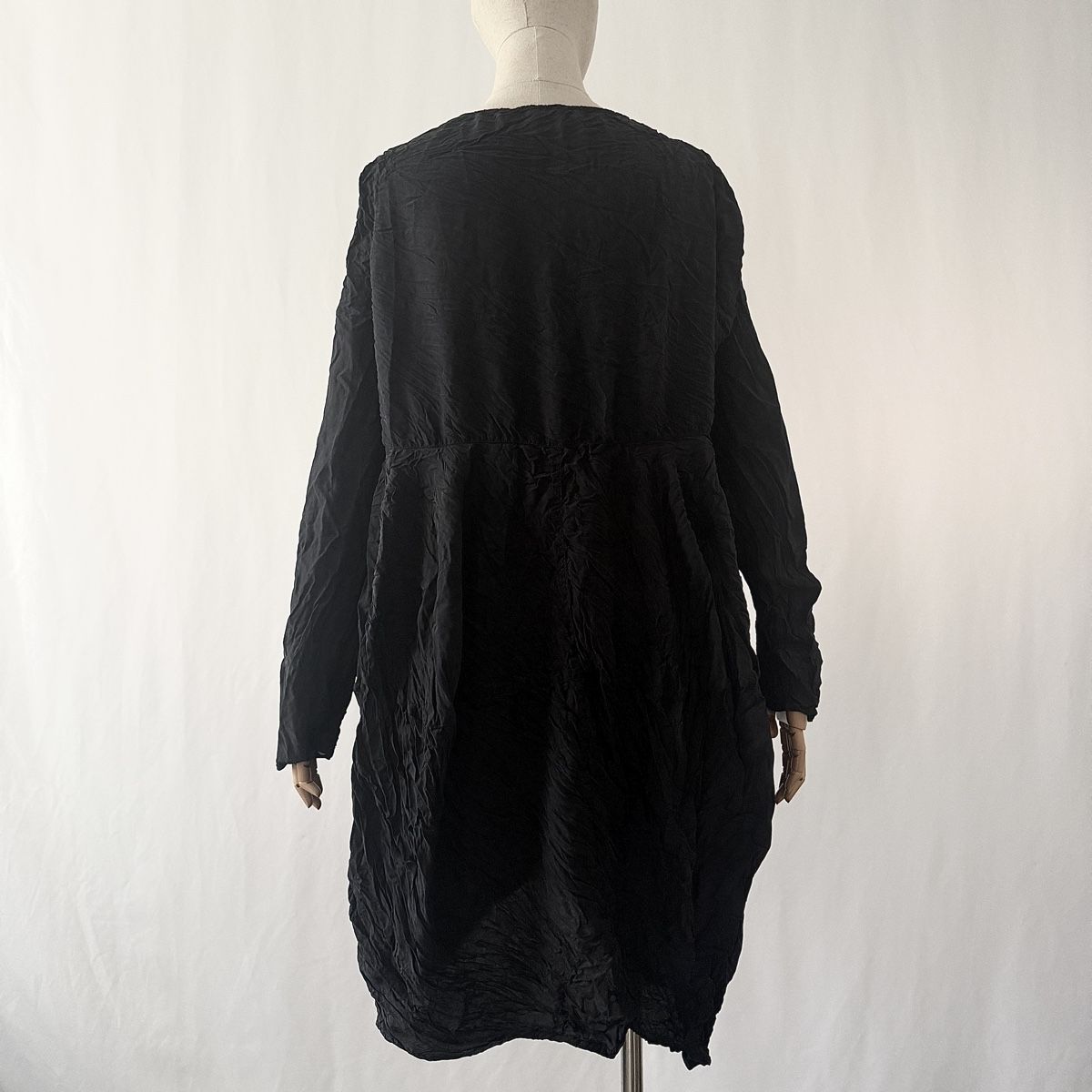Vestiti: PRIVATSACHEN Silk Dress – Usato da Emmen venduto da Nightingale_2022 3