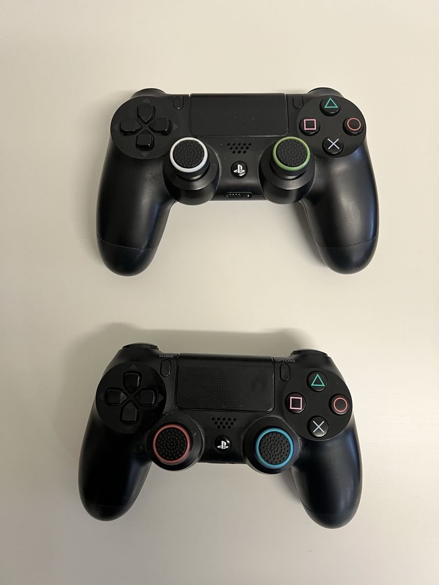 Sony Console: PS 4 Disc Edition + 2 Controller – Usato da Breitenbach venduto da ven_c95h 1