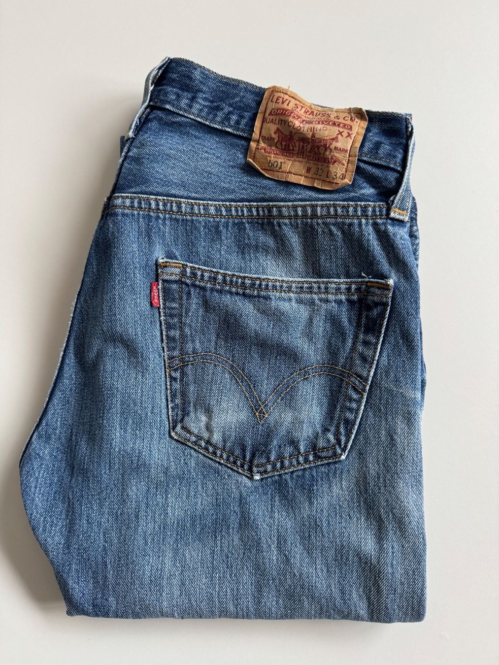 Levi's Jeans: Levis 501 denim W32 L34 with history – Gebraucht aus Neuchâtel von _Easy_to_Find_