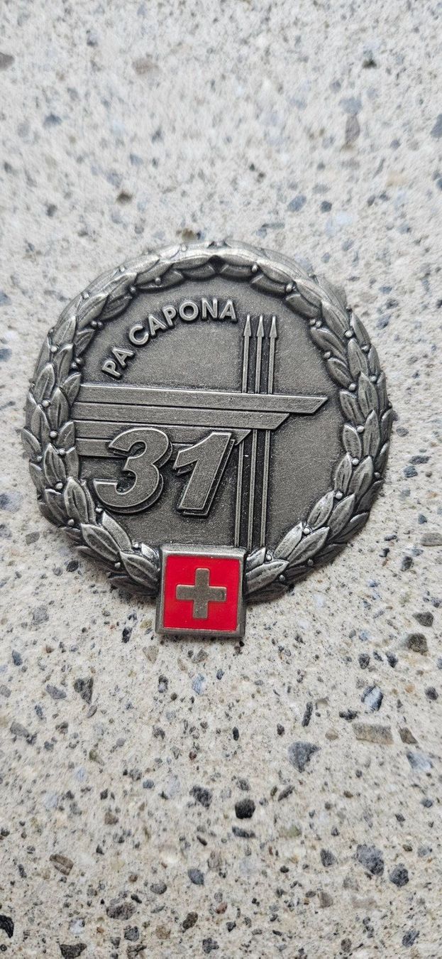 Schweizer Armee Placchette & Badge: *** Beretemblem Silber Schweizer Armee *** – Nuovo e nell'imballaggio originale da Riedholz venduto da fr_sIruP