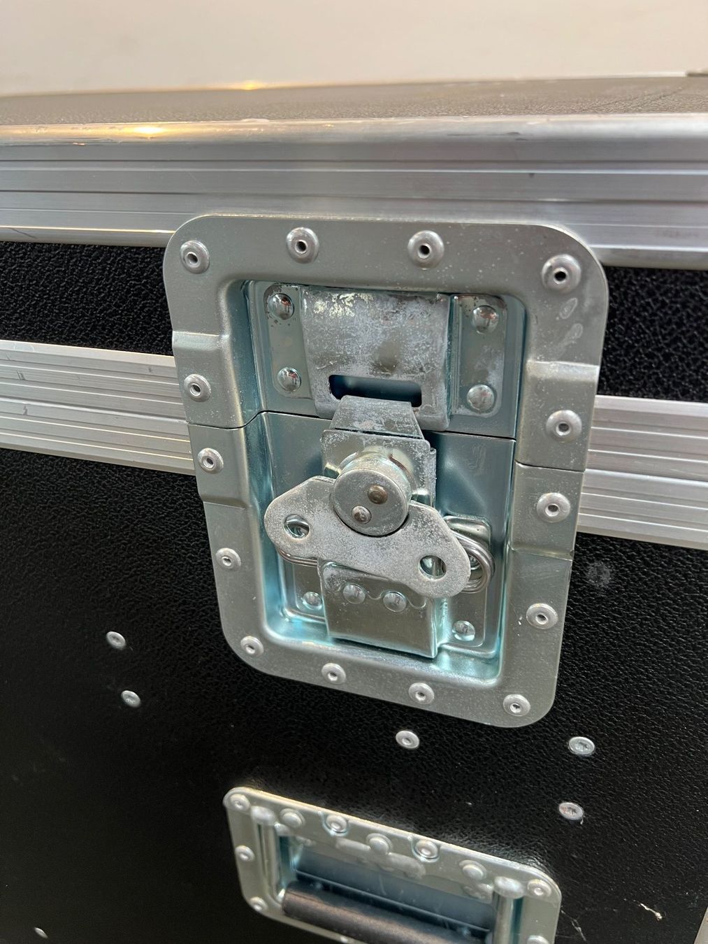 Reisekoffer: 013 SWISSCASE Flightcase / Tourcase auf Rollen – Gebraucht aus Wangen an der Aare von TBYN 5