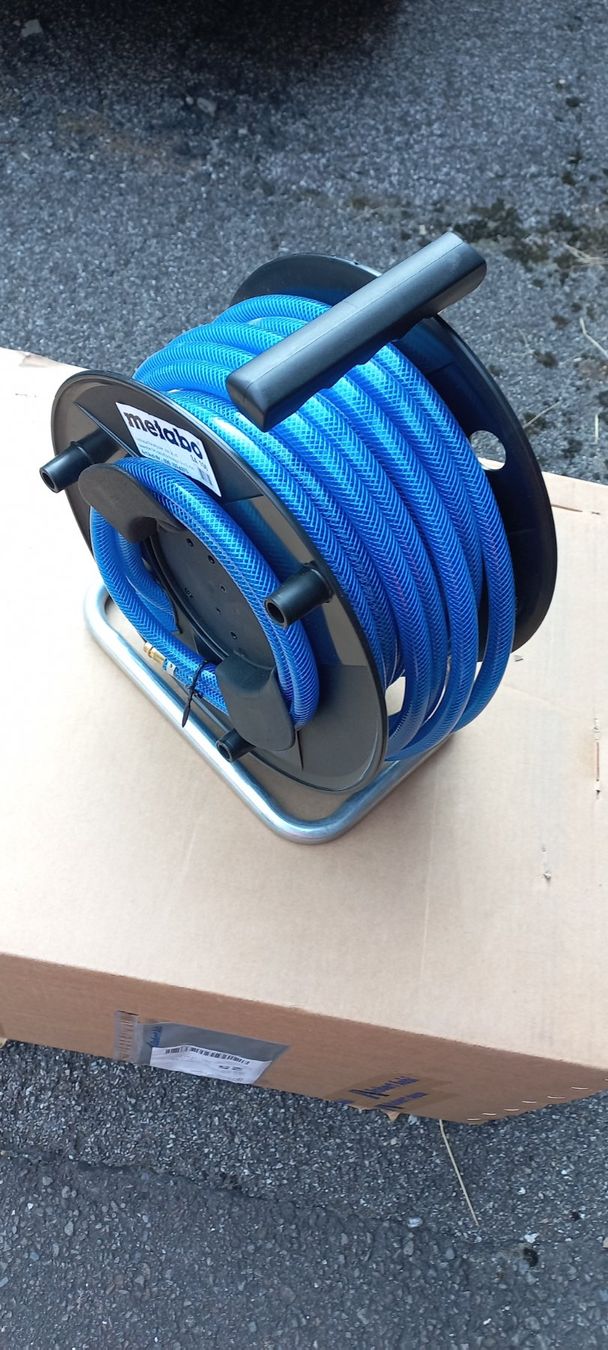 Alle Werkzeuge: Compressore aria con accessori – Neu (gemäss Beschreibung) aus Biasca von LorisF. 1