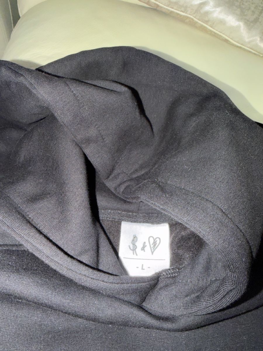 Maglioni & Felpe: Kapuzenpullover schwarz Grösse L neuwertig – Nuovo (secondo la descrizione) da Wangen ZH venduto da mecoss 1