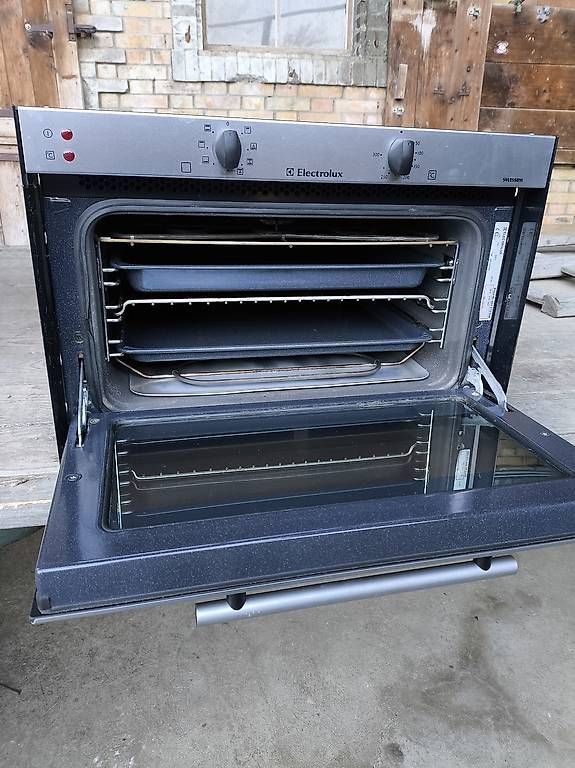 Electrolux Forni: Einbau Backofen mit Dampf und Kombifunktion – Usato da Belp venduto da kie_8tzq 3