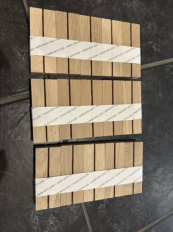Supporti a parete: Tischkartenhalter Holz – Usato da Schwanden Sigrisw venduto da NinaT 1