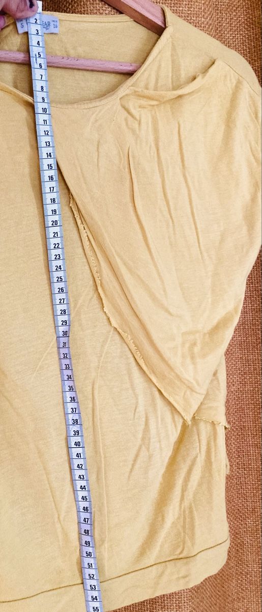 Top: Joli top jaune poussin coupe originale – Usato da Ardon venduto da hel_2sxp 2