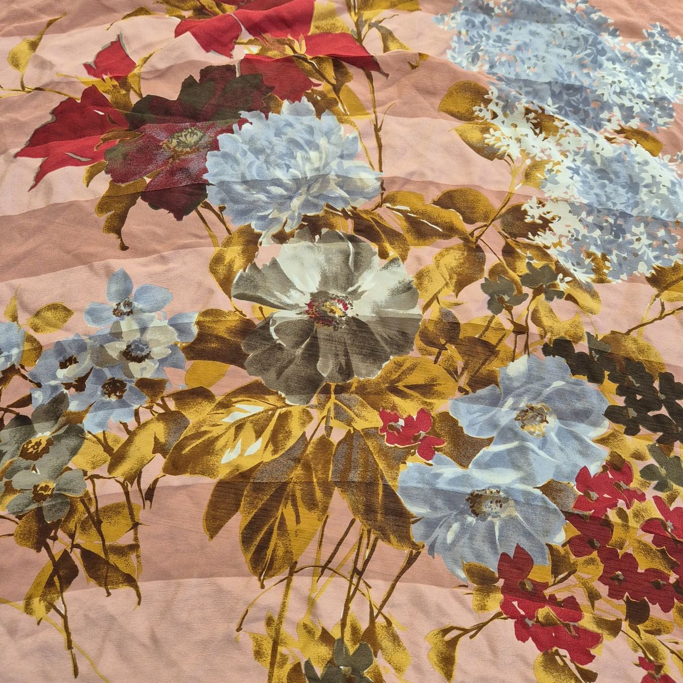Foulard & Sciarpe: Square silk scarf floral print – Usato da Zürich venduto da monadiederich 1