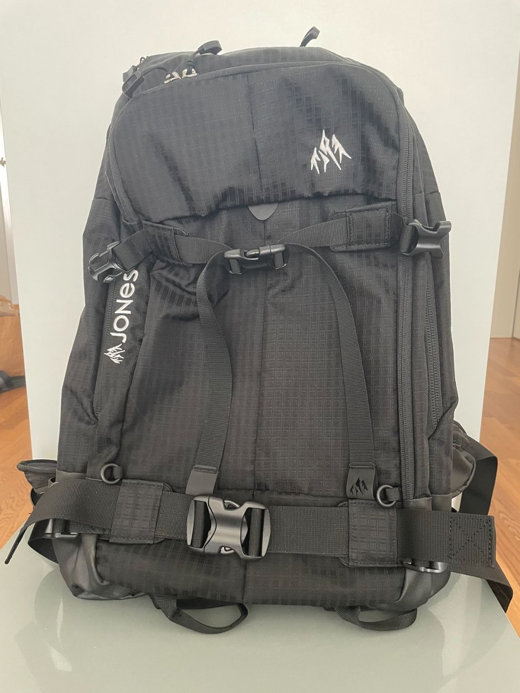 Jones Sacs à dos: Jones Dscnt 32L Split Boarding Backpack – D'occasion à Zürich par ger_p6mz