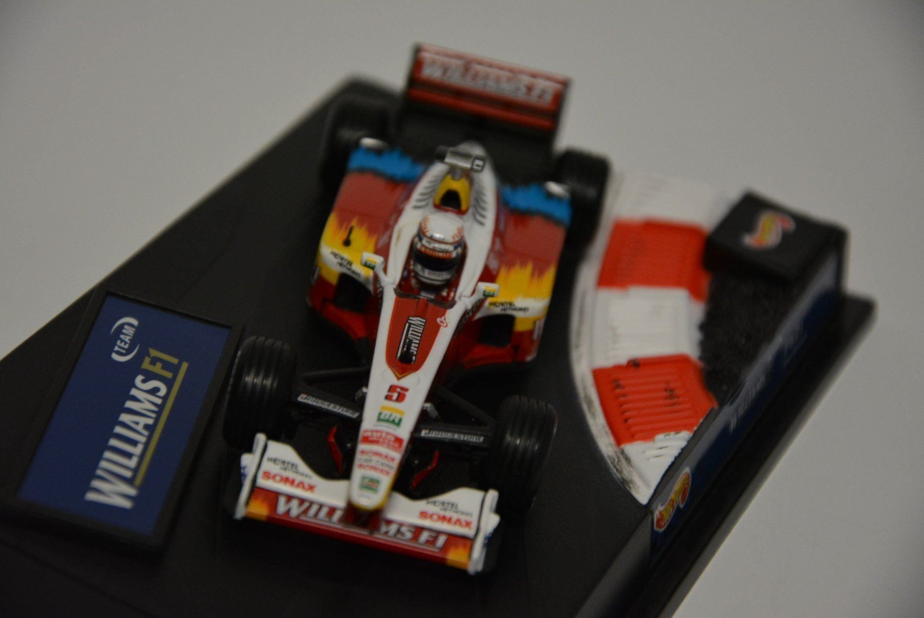 Williams Modellini d'auto: Williams FW21 Zanardi,  Hot Wheels 1:43 – Nuovo e nell'imballaggio originale da Goldach venduto da Feivel9 2