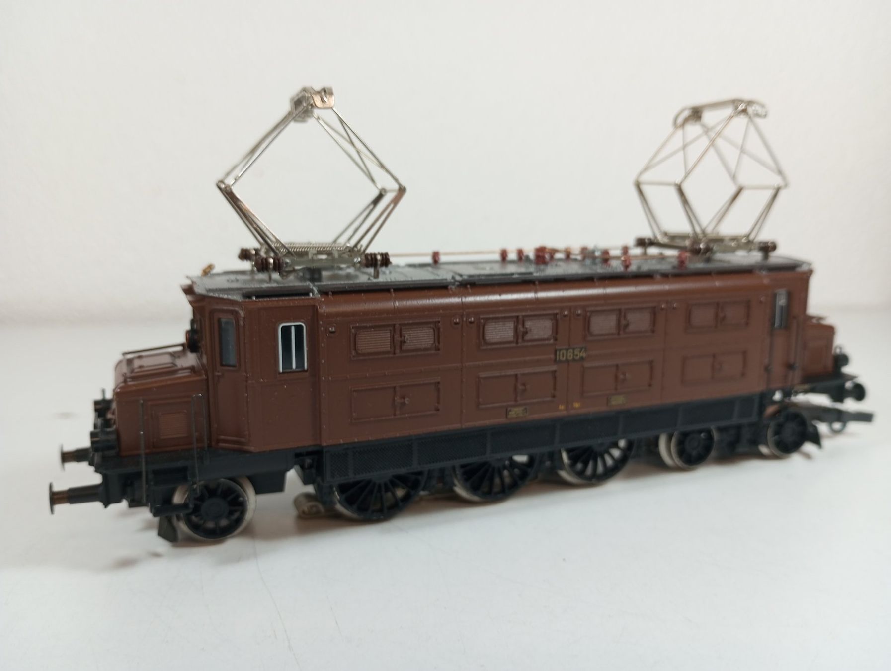 Fleischmann Modelleisenbahnen: Fleischmann: 1145, Lokomotive Ae 3/6 SBB CFF – Neu (gemäss Beschreibung) aus Fontaines NE von waterfoot 1