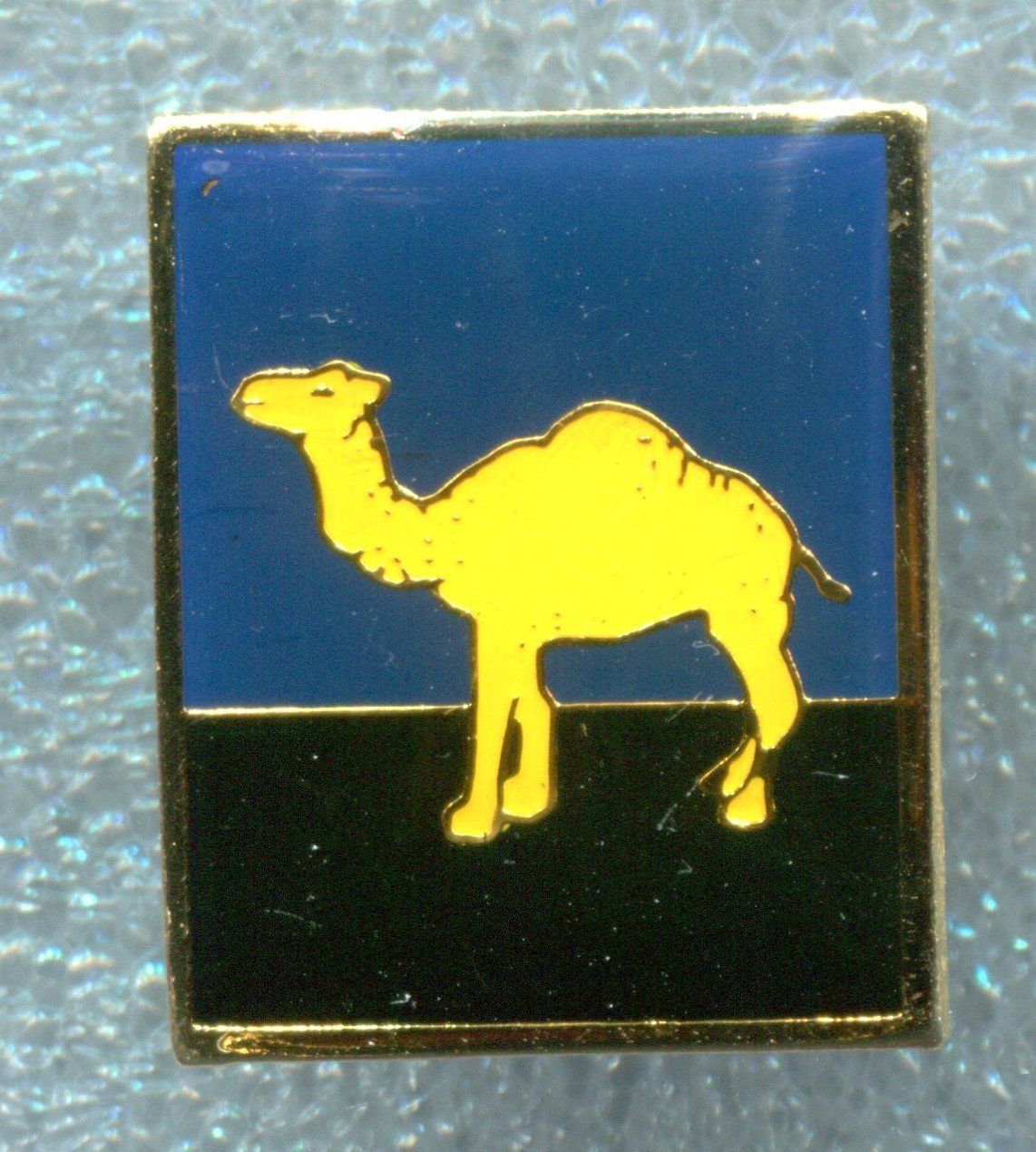 Camel Plaquettes & Badges: CAMEL – D'occasion à Winterthur par Sammleroase
