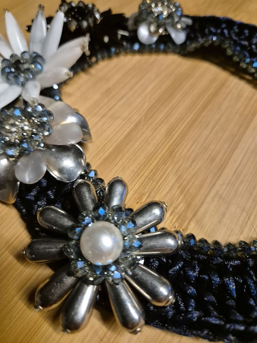 Catenine: Edle Statement Kette, Handarbeit, Blumen, schwarz/silber – Nuovo (secondo la descrizione) da Rothenfluh venduto da cfb_rf75 2