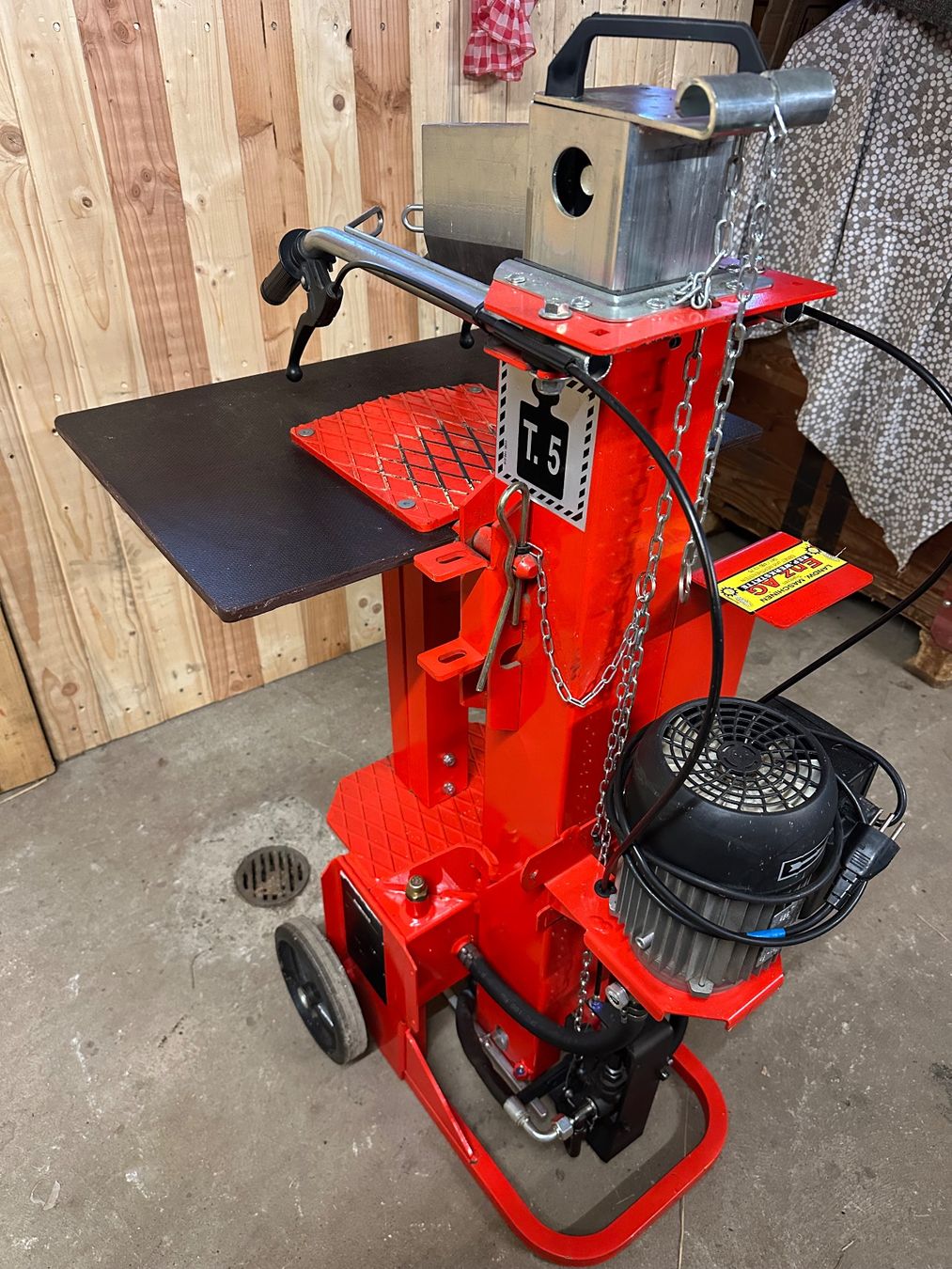 Tutte le macchine: Holzspalter  Jonsered 230V – Usato da Huttwil venduto da Ente1234 9