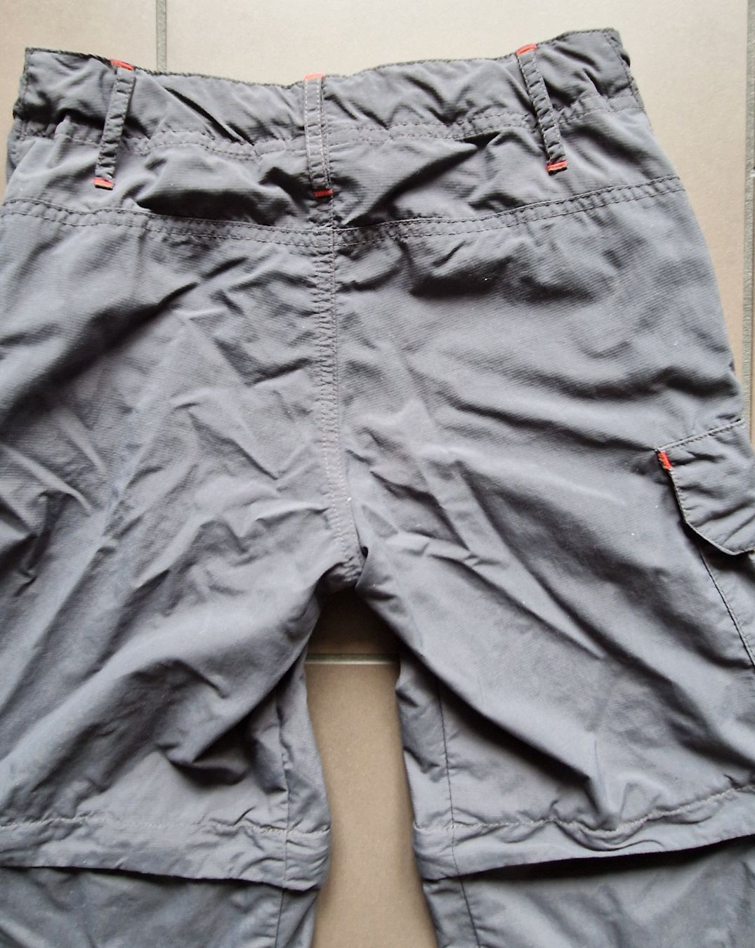 Decathlon Pantaloni: Wanderhose Quechua, Zip-Off Grau, Gr.140-152 – Usato da Jona venduto da Loki40 4