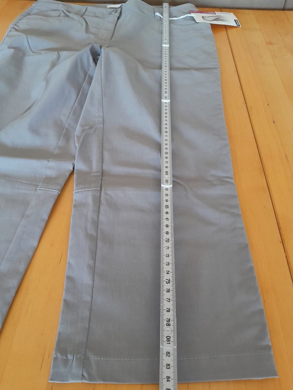 Pantaloni: Pantalon 3/4 gris neuf 42 – Nuovo e nell'imballaggio originale da Charmey (Gruyère) venduto da Laulau.sansan 4