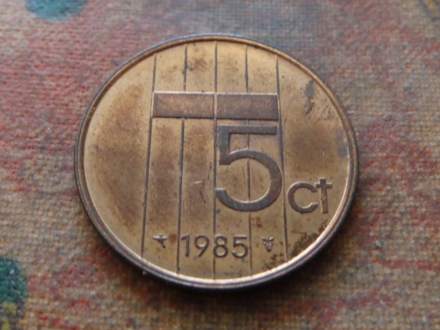 Tutti le monete: PAYS-BAS  Nederland  5  Cents  1985 – Usato da Romanel-sur-Lausanne venduto da Swift13