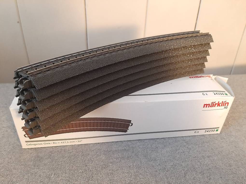 Märklin Modellini di ferrovie: 6 Stk Märklin C Gleis 24230 – Nuovo e nell'imballaggio originale da Münsingen venduto da sttech