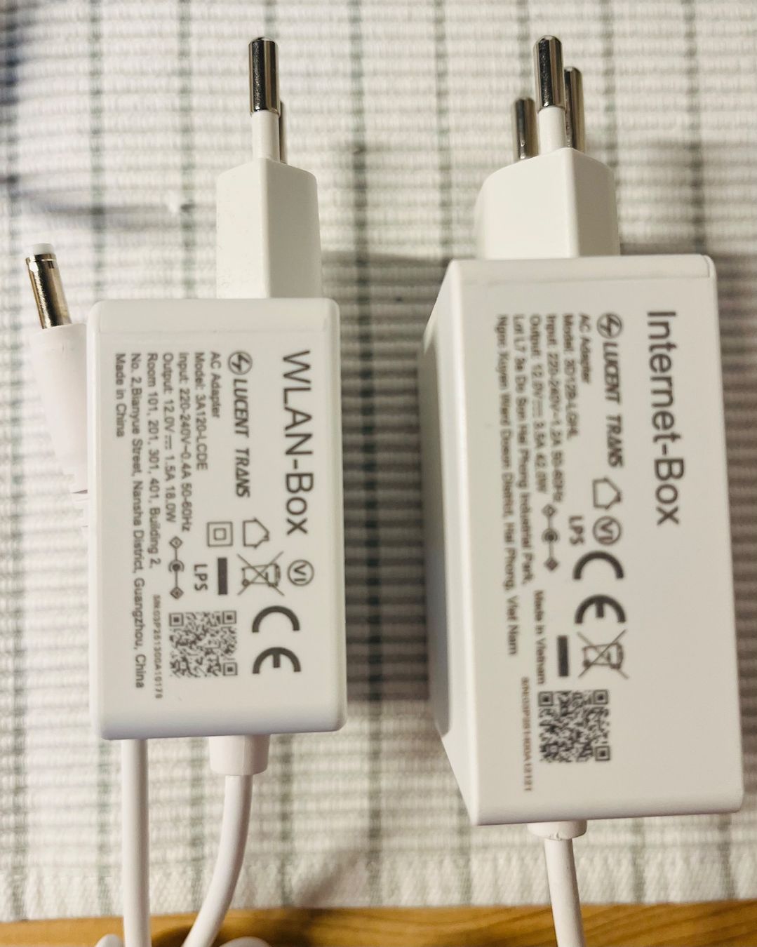 Swisscom Modem & Router: Swisscom Internet Box 5 und WLAN Box 5 mit Glasfaserkabel – Usato da Kilchberg ZH venduto da Sahara4444 5