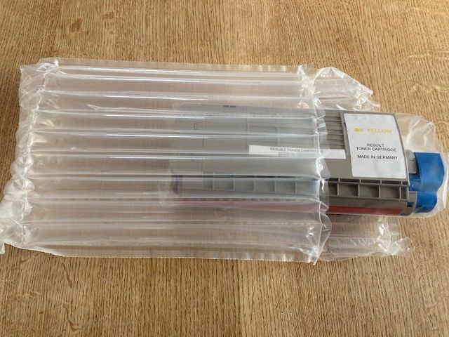 Cartucce per stampanti & toner: Tonerkartusche Yello – Nuovo e nell'imballaggio originale da Weiningen ZH venduto da Samsonite7 2