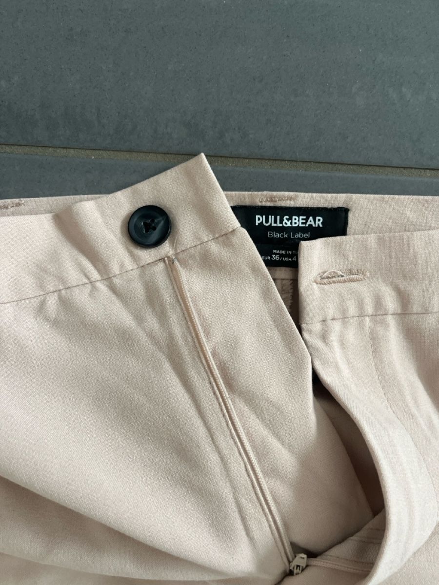 Pull&Bear Pantaloni: Pull&Bear Stoffhose, Gr. 36, hellrosa – Usato da Gysenstein venduto da happy_life_ 1