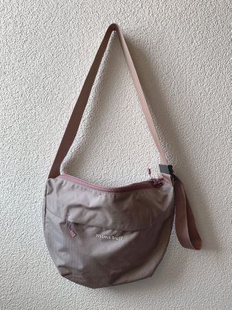 Bernina Shoulder S Montbell Umhaengetasche Damen hellviolett