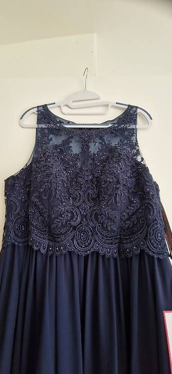 Kleider: Nachtblaues langes Abendkleid – Gebraucht aus Marbach SG von Maler35 1