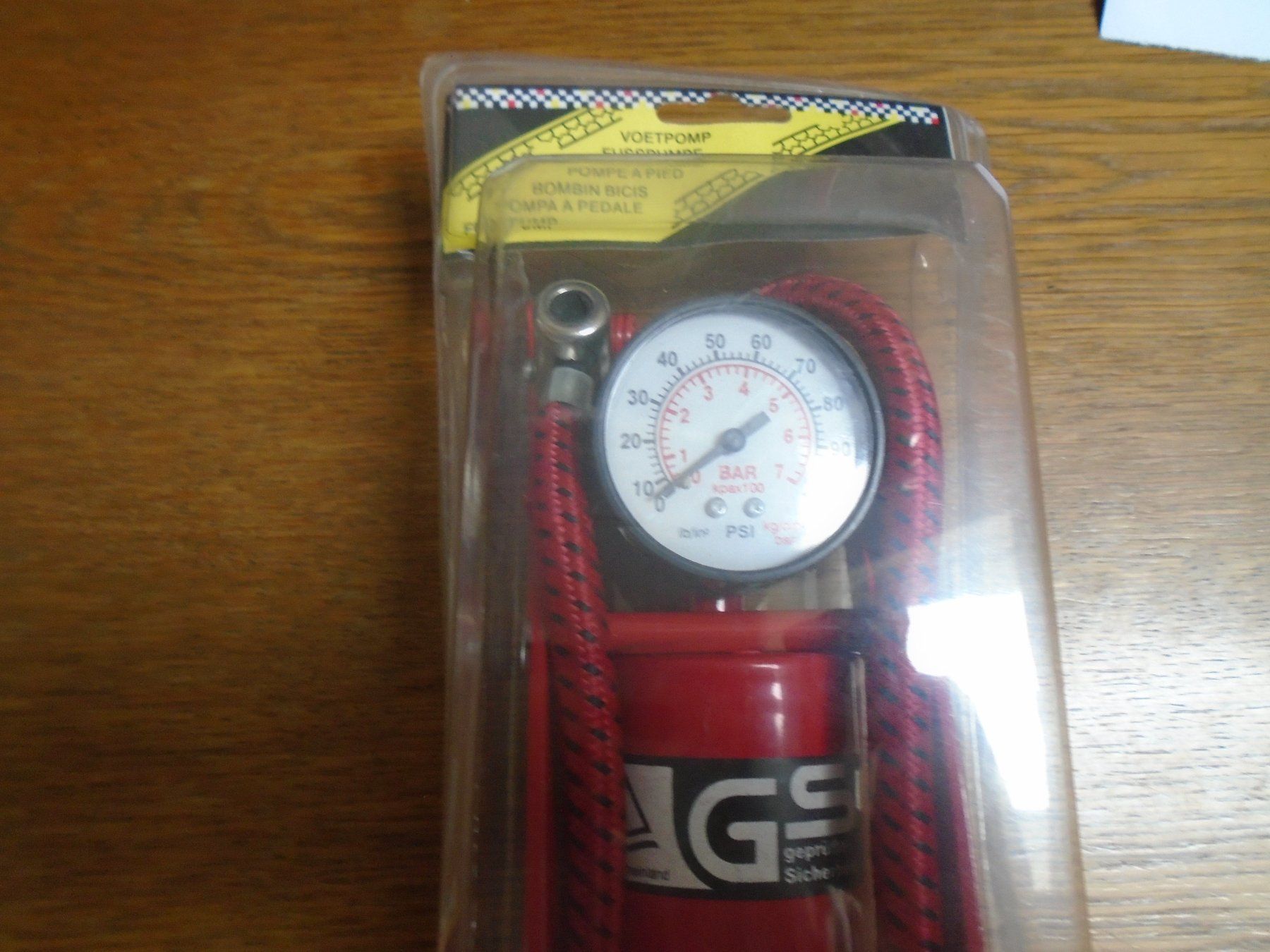 Pompe: Fussluftpumpe mit Manometer rot neu – Nuovo e nell'imballaggio originale da Niederlenz venduto da ced_v56k 4