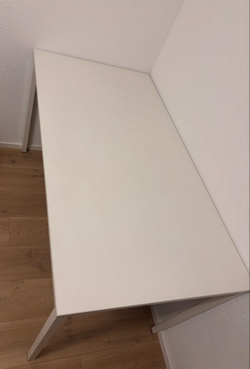 Scrivanie: Schreibtisch / Bürotisch – Usato da Eiken venduto da cha_jx9k