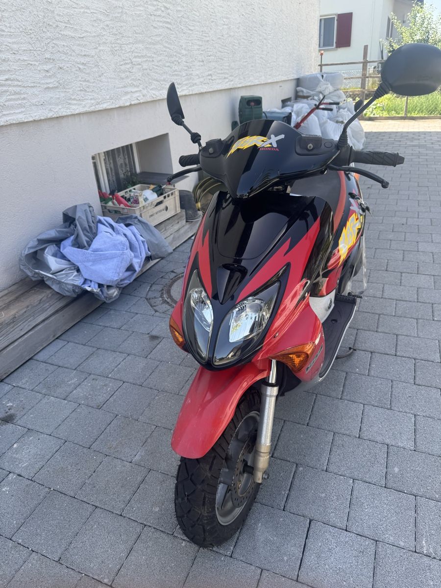 Honda Scooter: Honda SZX50X – Usato da Buchs AG venduto da tha_t9h8