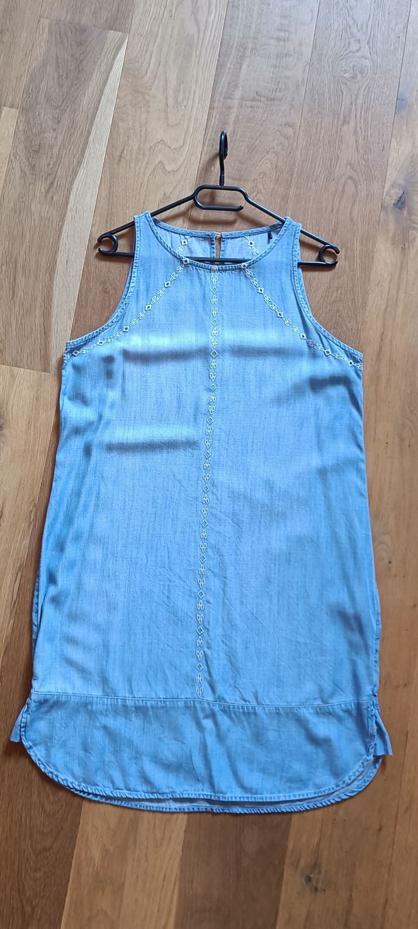 Robes: Jeans Kleid Grösse M Gebraucht – D'occasion à Elsau par lod_7hln