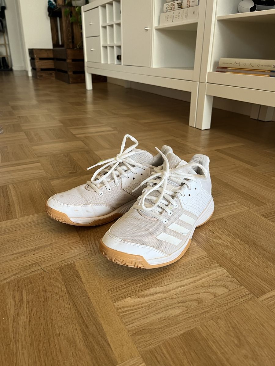 Adidas Scarpe da donna: Adidas tennis shoes – Nuovo (secondo la descrizione) da Thalwil venduto da zen_hpz5