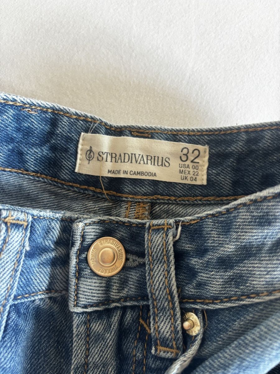 Stradivarius Pantaloni: short Stradivarius  – Nuovo (secondo la descrizione) da Vouvry venduto da sha_rk5q 1