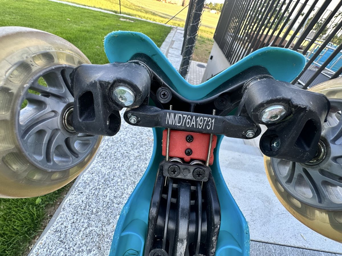 Micro Kickboard: Micro Trotti mit LED Räder – Usato da Russikon venduto da sabi020 2