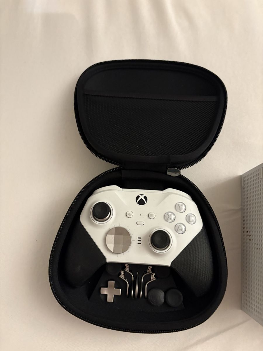 Microsoft Consoles: Xbox Series S Konsole mit pro Controller,hdmi Kabel  – D'occasion à Zürich par Mzuest19 1