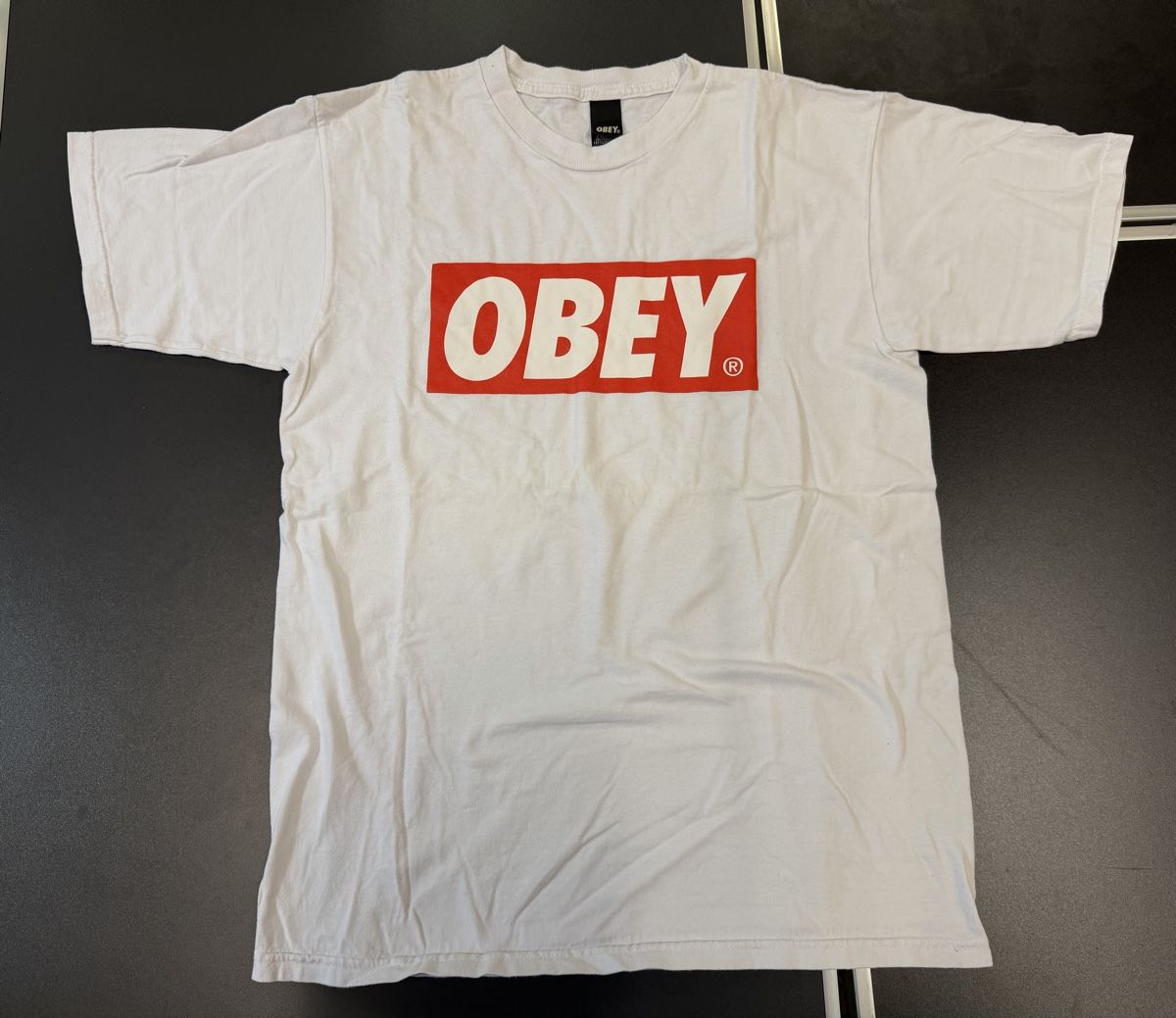 Obey T-shirt: OBEY T-Shirt, Grösse M – Usato da Bern venduto da Natacha1997 1