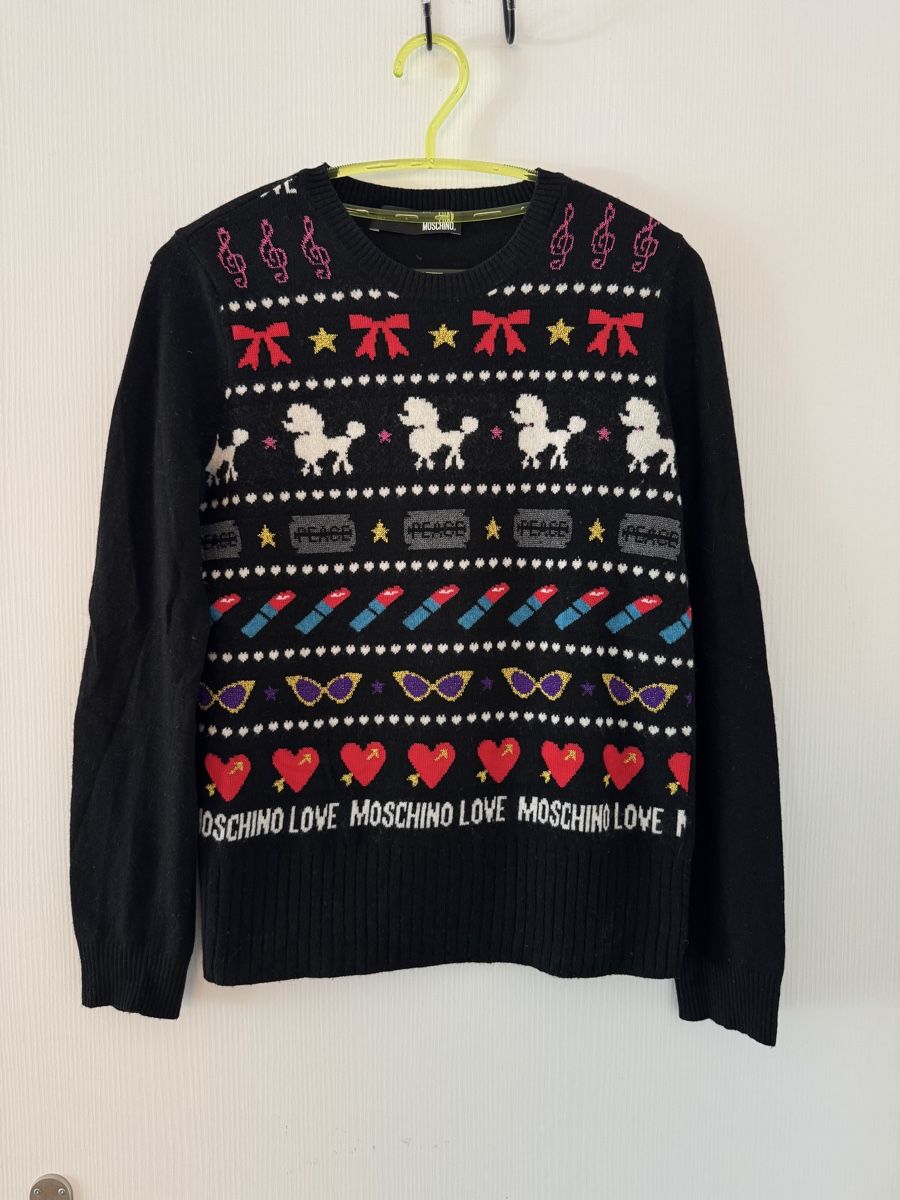 Moschino Pullover & Sweatshirts: Love Moschino schwarz Pullover mit Muster Damen – Gebraucht aus Wetzikon ZH von Jan_wojt