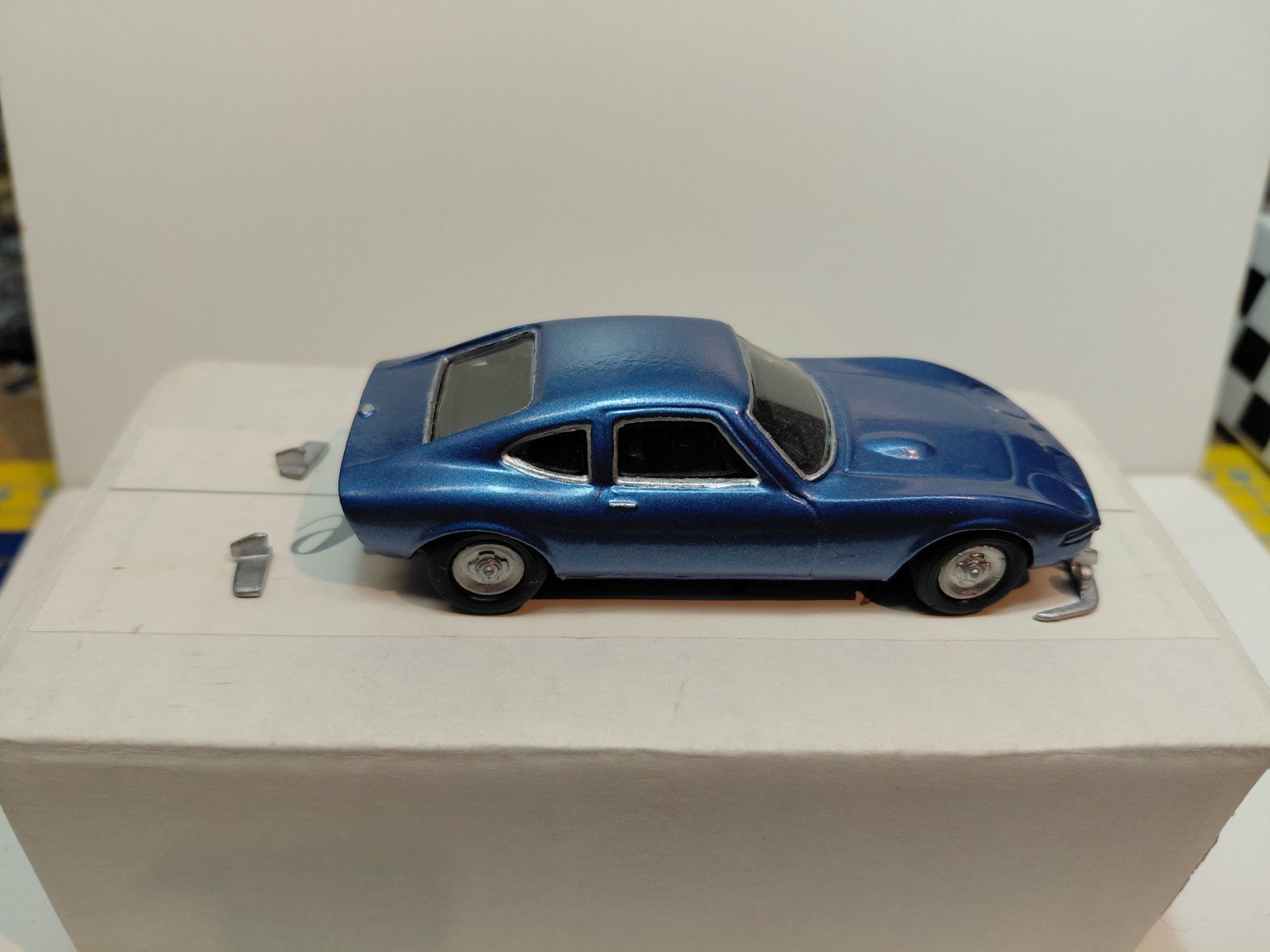 Opel Modellautos: OPEL GT Bausatz 1:43 von Autodrom – Gebraucht aus Bern von ascona43 1